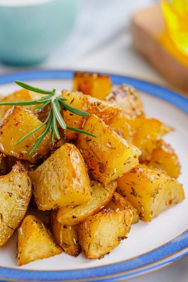 Greek Potatoes (super easy, so much flavor!) - Texanerin Baking