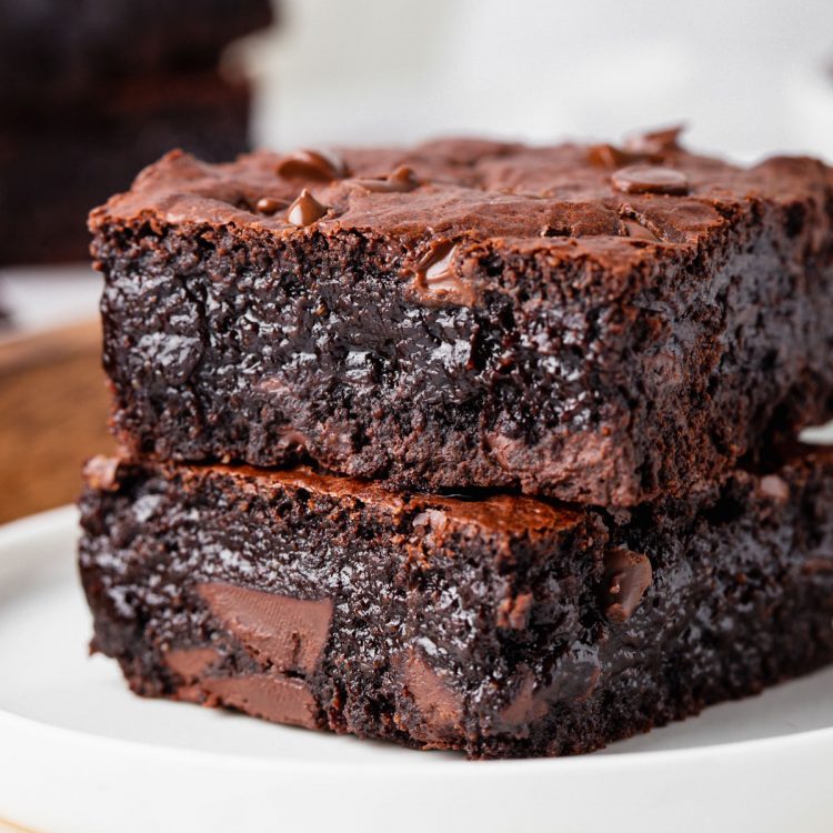 Almond Flour Brownies – Super Gooey! (paleo option) - Texanerin Baking