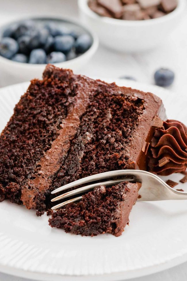 Easy Homemade Chocolate Cake - Pretty. Simple. Sweet.