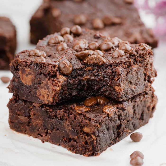 Eggless Brownie Recipe (crazy fudgy, no special ingredients ...